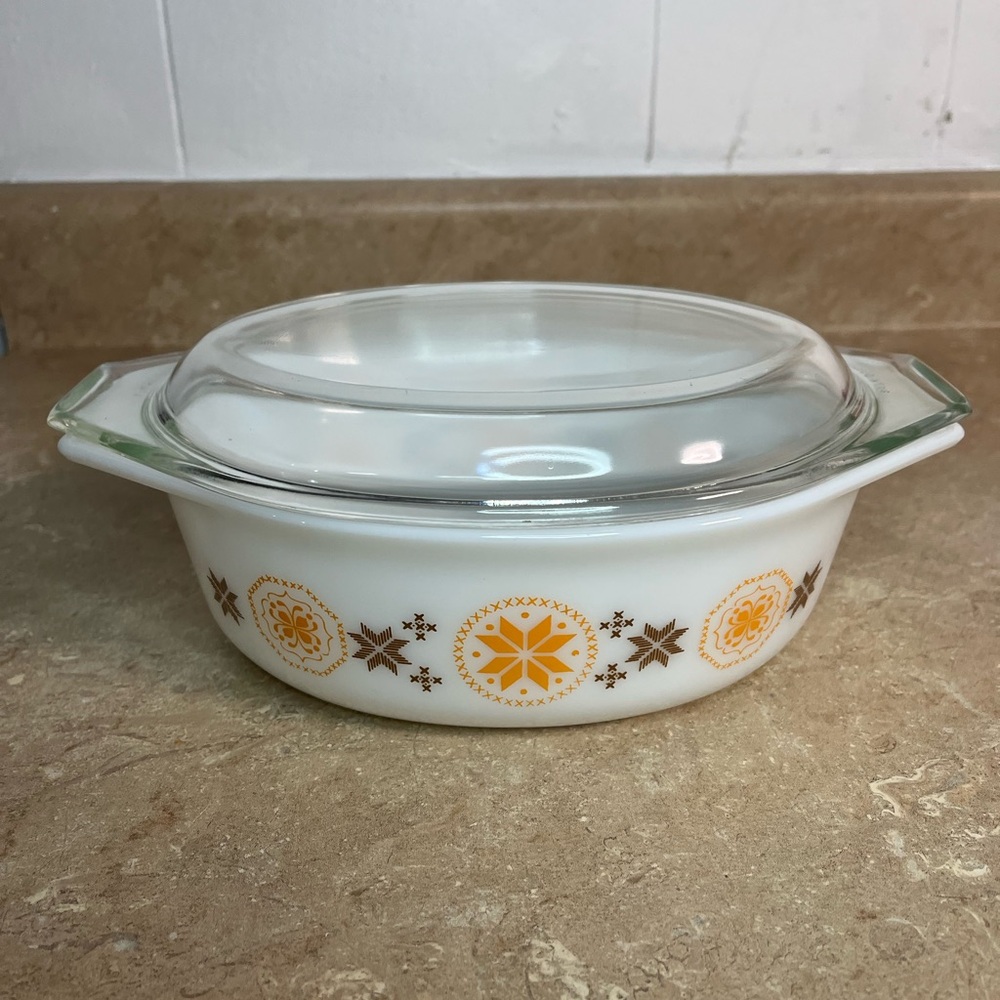 Pyrex Town and Country Casserole Dish